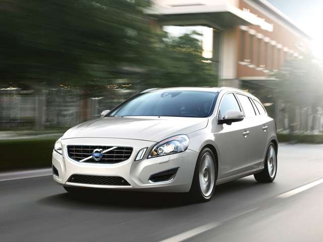 V60 2.0 T Kinetic - 3/4 delantero