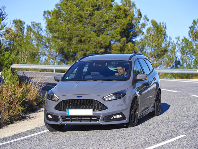 Focus 2.0 EcoBoost 250 CV SW ST3 - 3/4 anteriore