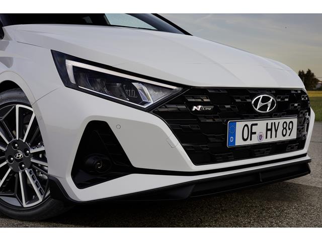 i20 1.0 T-GDI 120 CV 48V iMT N-Line - 3/4 anteriore