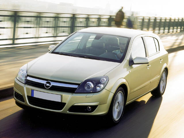 Astra 1.6 16V Twinport 5 porte Club - 3/4 delantero