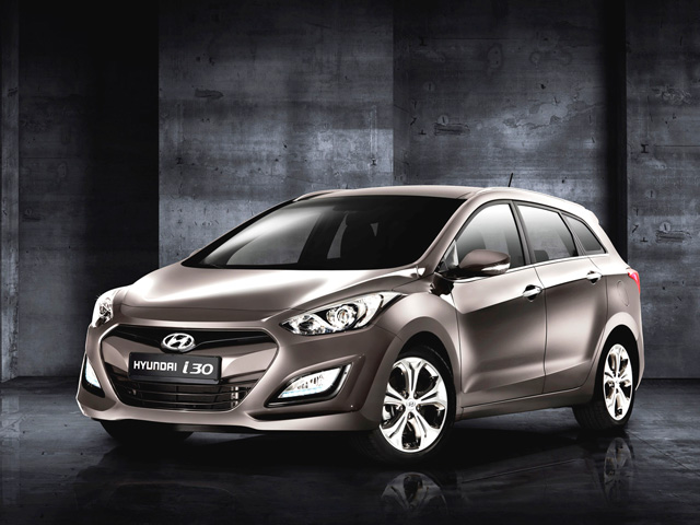 i30 Wagon 1.6 CRDi 128 CV Style A/T - 3/4 anteriore