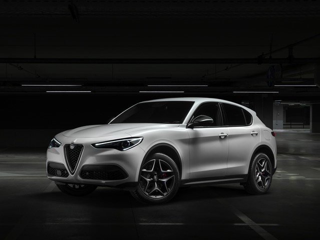 Stelvio 2.0 Turbo 250 CV AT8 Q4 Veloce - 3/4 anteriore