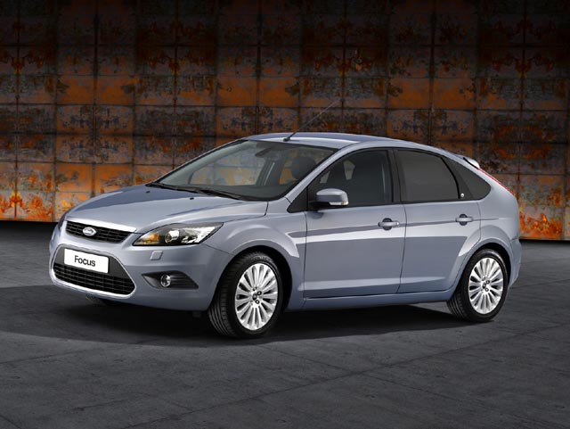 Focus 1.6 (115CV) 5p. Bz.- GPL Titanium - 3/4 anteriore