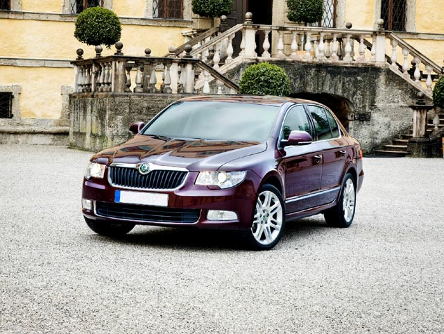 Superb 1.4 TSI Comfort - 3/4 delantero