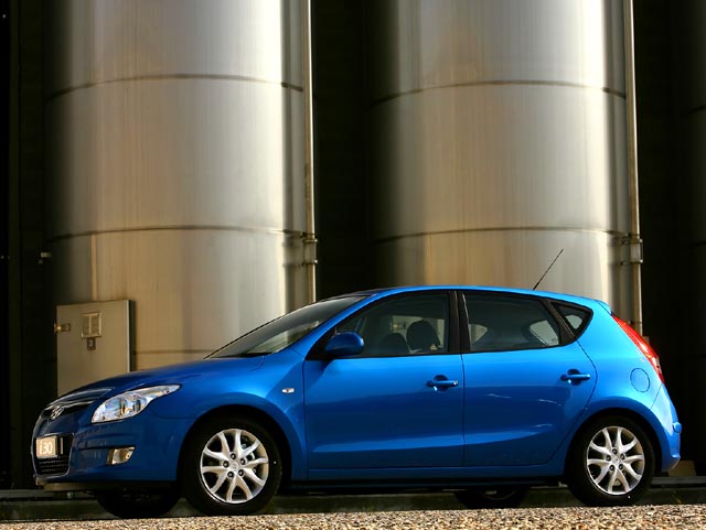 i30 1.4 16V 109CV 5p. BlueDrive GPL - 3/4 anteriore