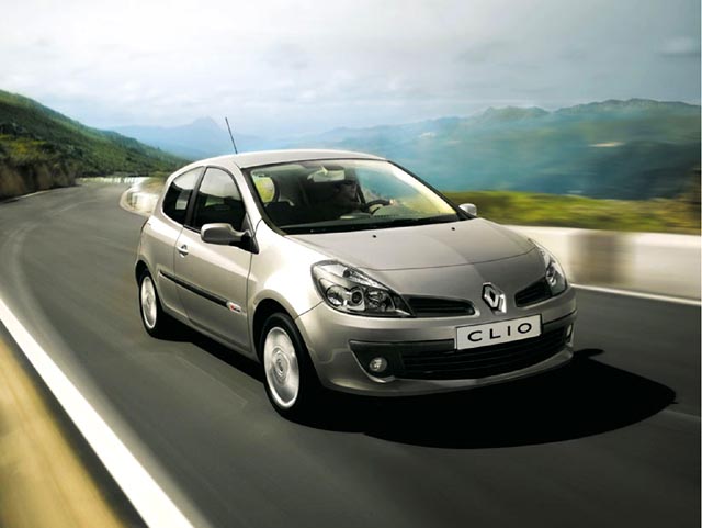 Clio 1.2 16V 3 porte Rip Curl - 3/4 anteriore