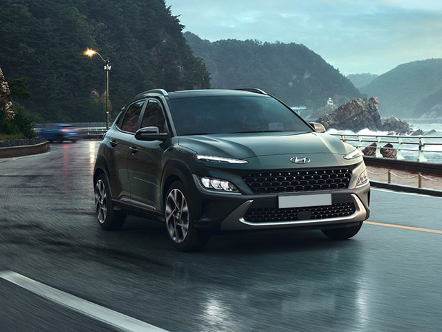 Kona EV 64 kWh XClass - 3/4 anteriore