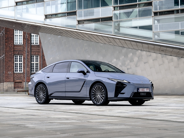 ES 500e AWD Executive - E2