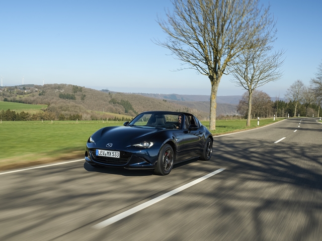 MX-5 1.5L Skyactiv-G RF Kazari - E2