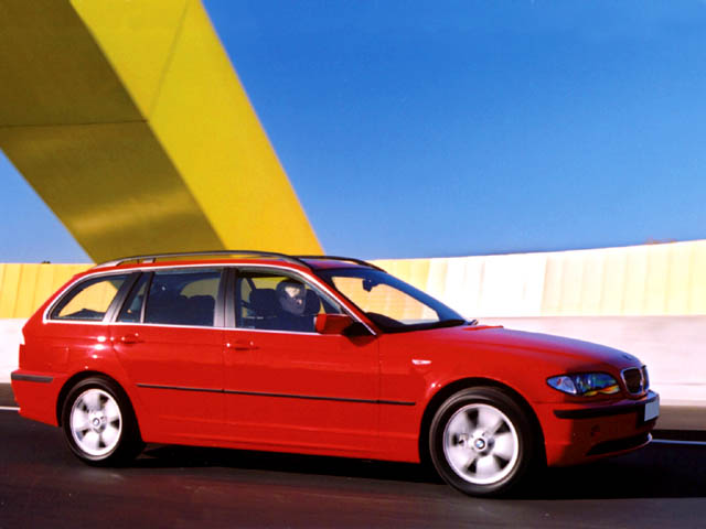 318i (2.0) cat Touring Attiva - 3/4 anteriore