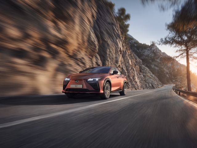 RZ Full Electric 500e 4WD Luxury - E2