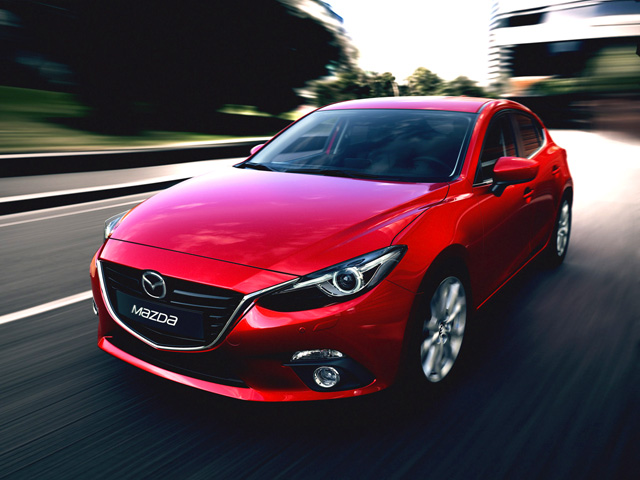 Mazda3 2.2 Skyactiv-D Evolve - 3/4 anteriore