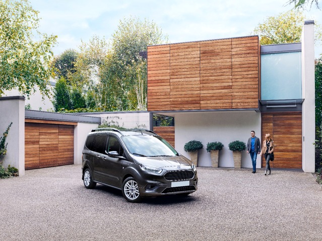 Tourneo Courier 1.0 EcoBoost 100 CV S&S Plus - 3/4 delantero