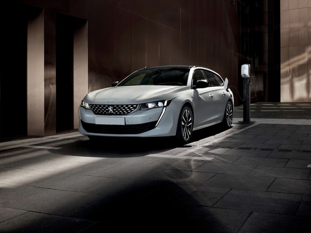 508 Plug-in Hybrid 225 e-EAT8 SW GT Pack - E2