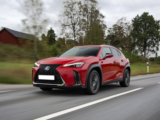 UX Hybrid 4WD F Sport - E2