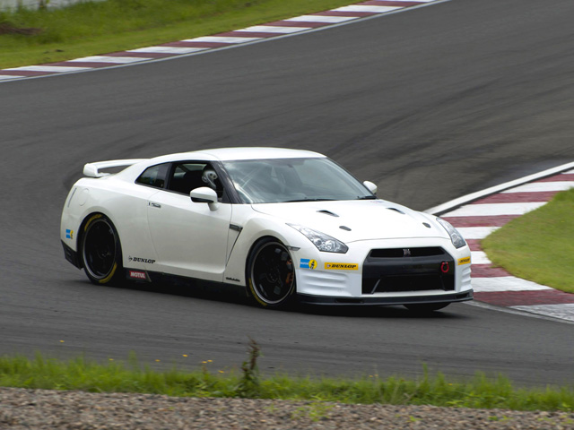 GT-R 3.8 V6 Black Edition - E2