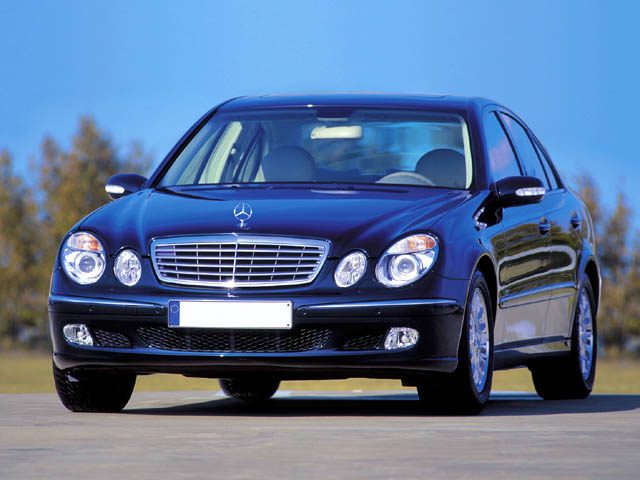 E 200 NGT Bi-power cat Elegance - 3/4 anteriore